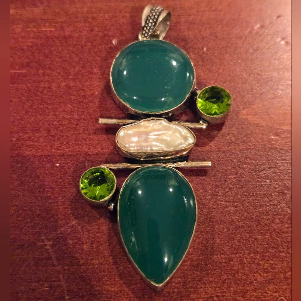 Vintage Artisan Sterling Silver Green Chalcedony Peridot Pearl Pendant - Picture 5 of 5